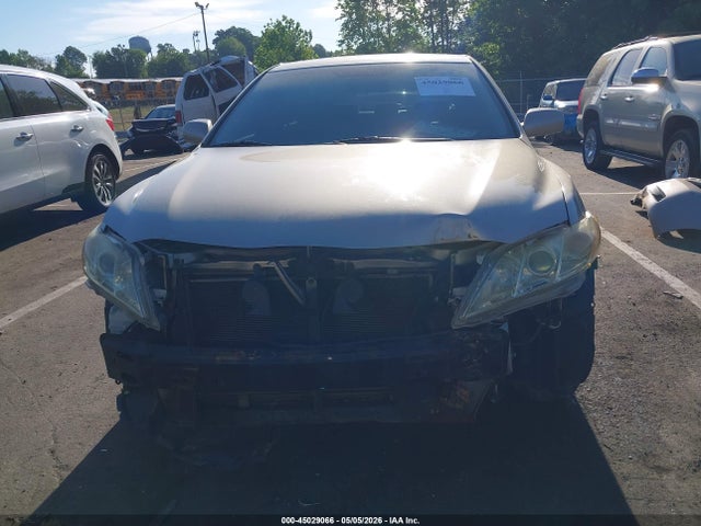 Toyota Camry Le V6