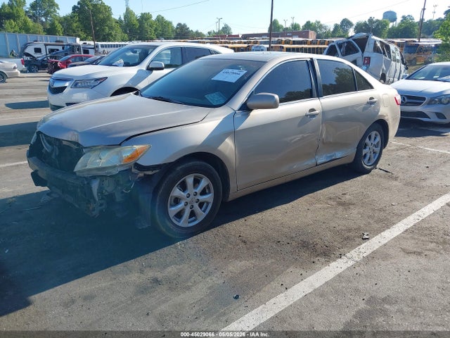 Toyota Camry Le V6