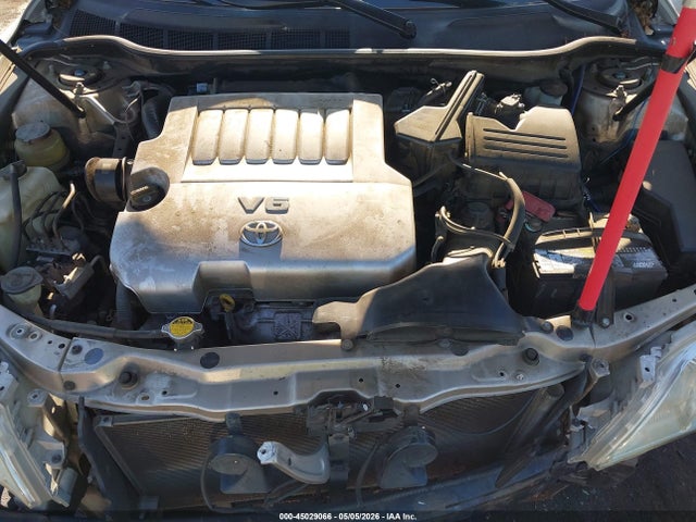 Toyota Camry Le V6
