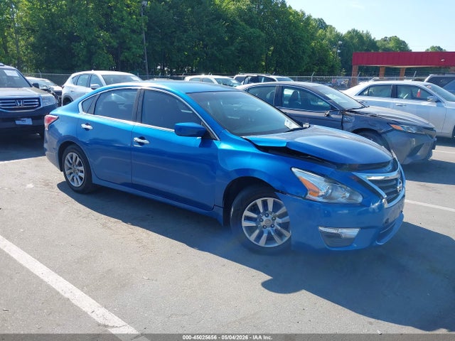 Salvage Nissan Altima Image