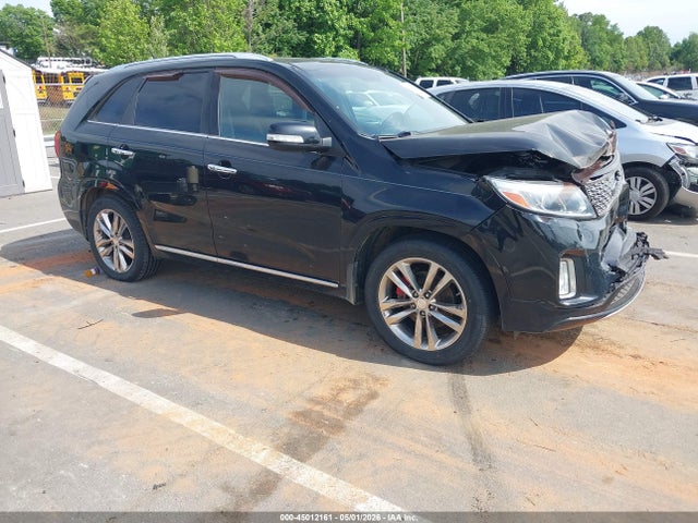 Salvage Kia Sorento Image