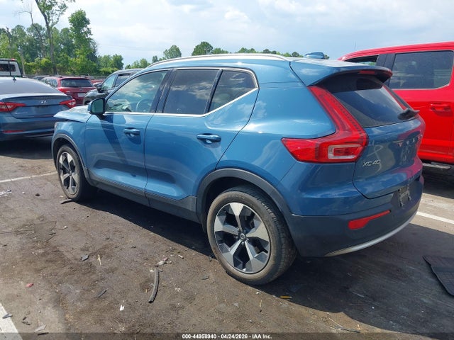 Volvo XC40 B5 Plus Bright Theme