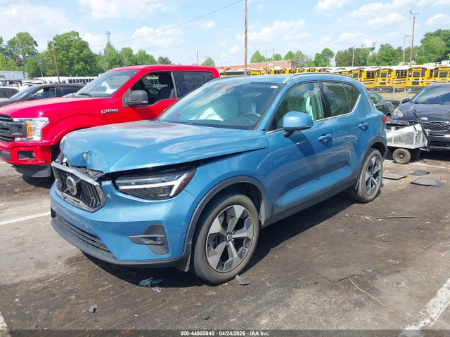 Volvo XC40 B5 Plus Bright Theme