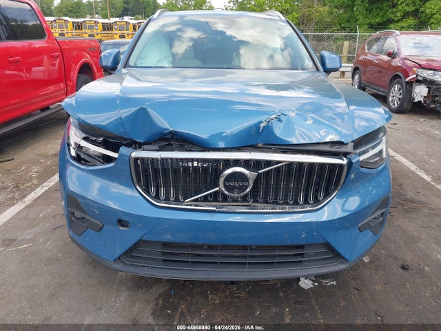 Volvo XC40 B5 Plus Bright Theme
