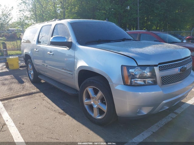 Salvage Chevrolet Suburban 1500 Image