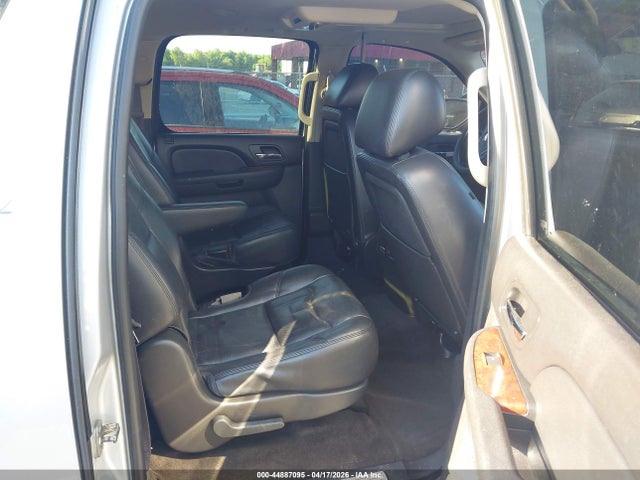 Chevrolet Suburban 1500 Ltz