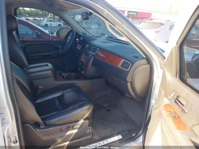 Chevrolet Suburban 1500 Ltz
