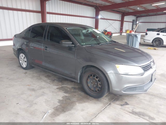 Salvage Volkswagen Jetta Image