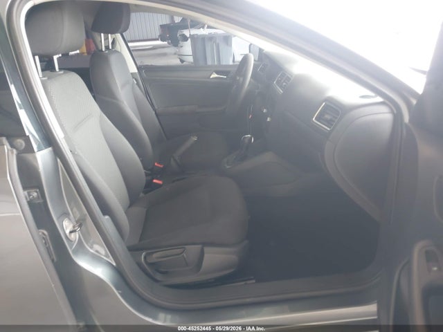 Volkswagen Jetta 2.0l S