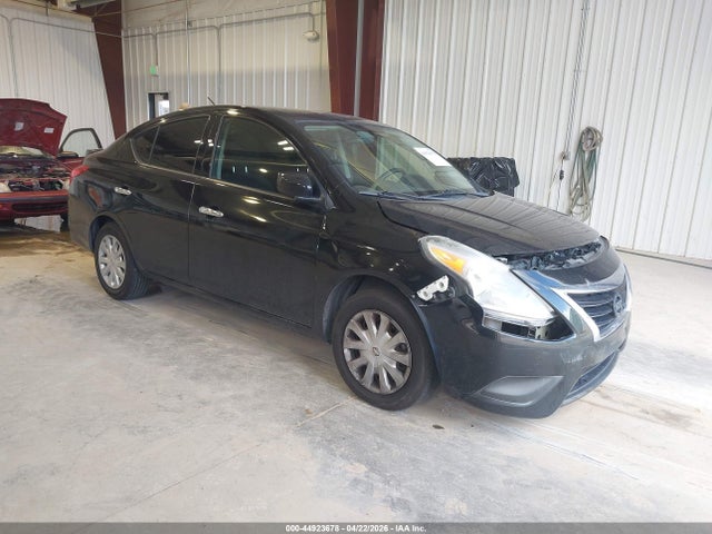 Salvage Nissan Versa Image