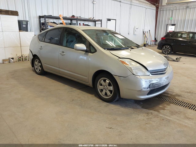Salvage Toyota Prius Image