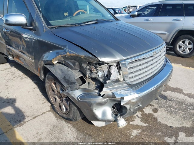 Chrysler Aspen Limited