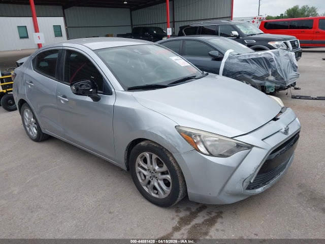 Salvage Toyota Yaris Image