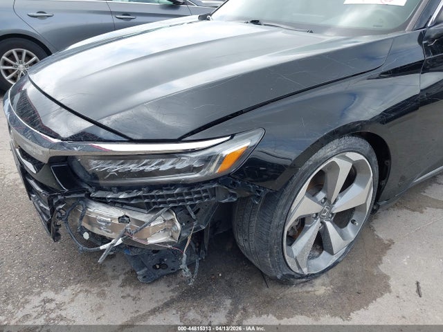 Honda Accord Touring 2.0t