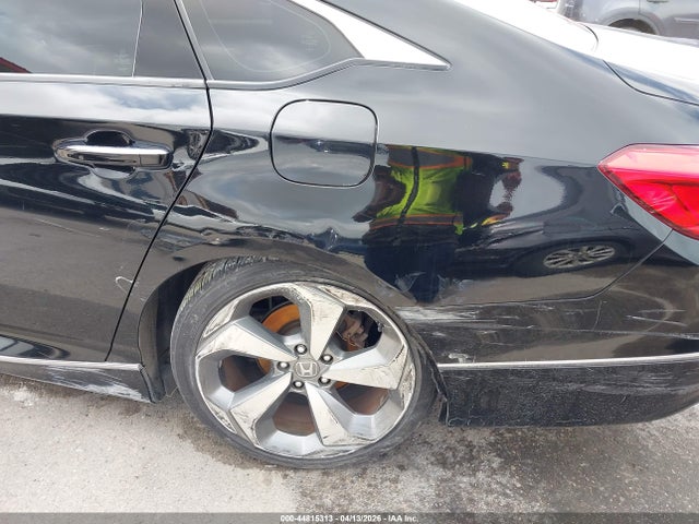 Honda Accord Touring 2.0t