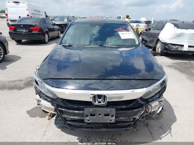 Honda Accord Touring 2.0t