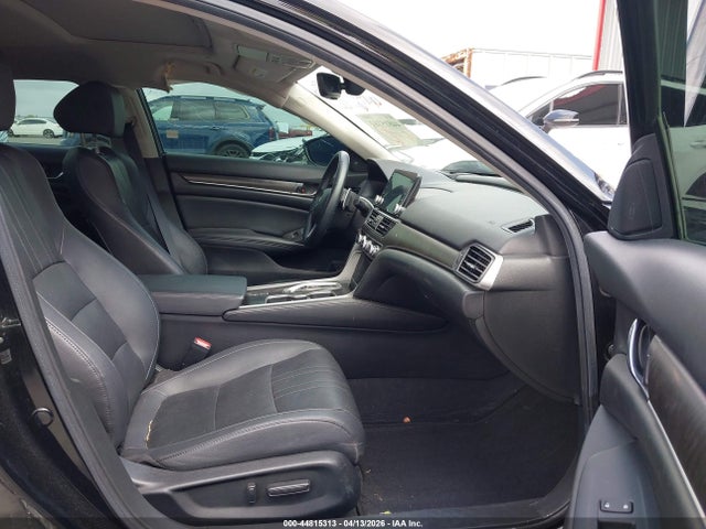 Honda Accord Touring 2.0t