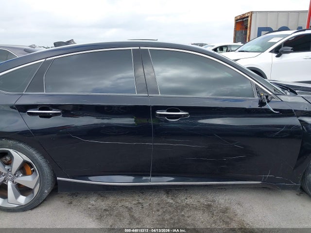Honda Accord Touring 2.0t