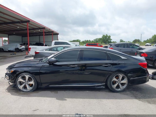 Honda Accord Touring 2.0t