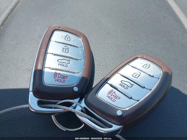 Hyundai ELANTRA Value Edition