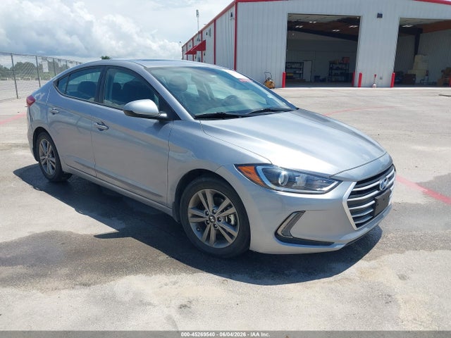 Salvage Hyundai ELANTRA Image
