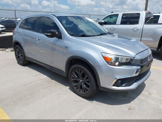 Salvage Mitsubishi Outlander Image