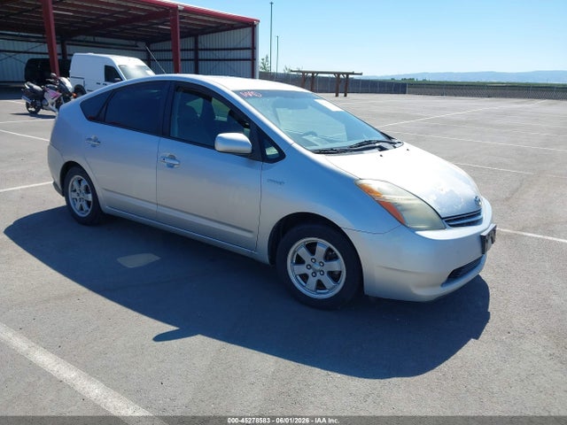 Salvage Toyota Prius Image