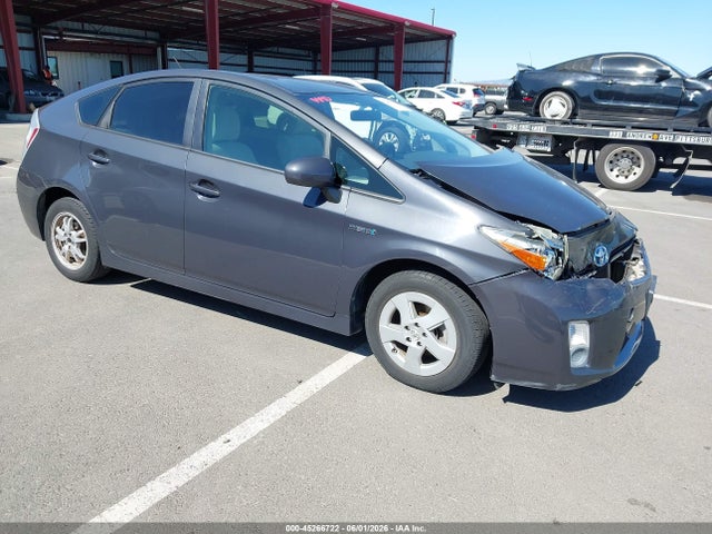 Salvage Toyota Prius Image