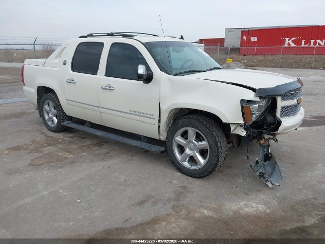 Salvage Chevrolet Avalanche Image