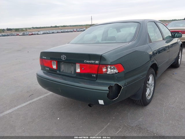 Toyota Camry Le V6