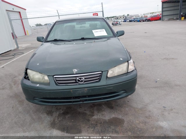 Toyota Camry Le V6