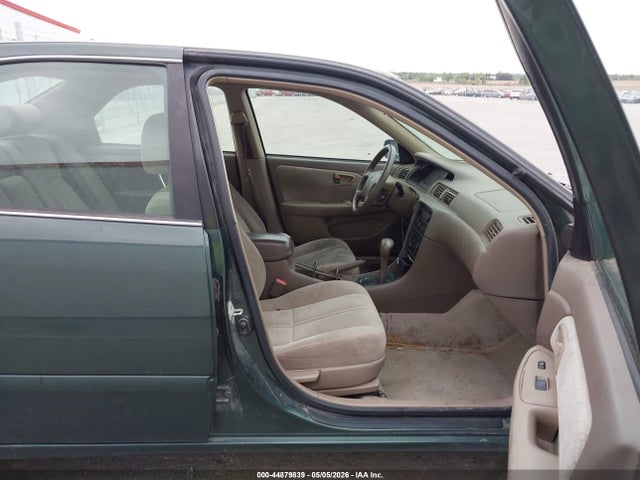 Toyota Camry Le V6
