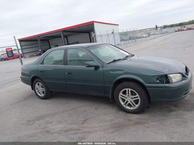 Toyota Camry Le V6