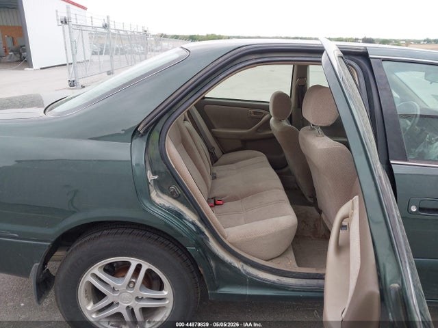 Toyota Camry Le V6