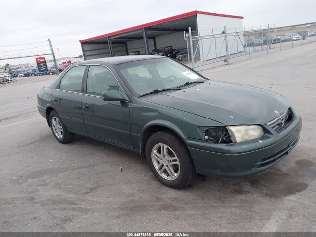 Salvage Toyota Camry Image