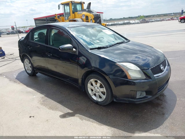 Salvage Nissan Sentra Image