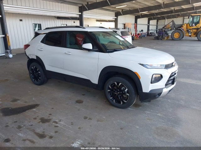 Salvage Chevrolet Trailblazer Image
