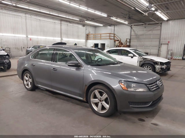 Salvage Volkswagen Passat Image