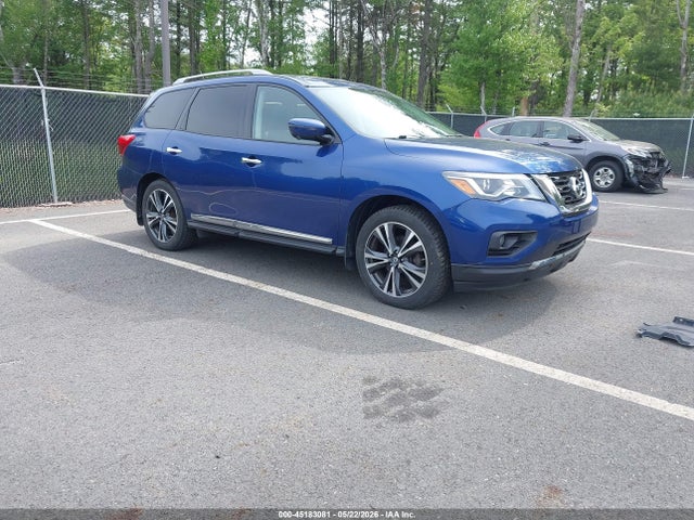 Salvage Nissan Pathfinder Image