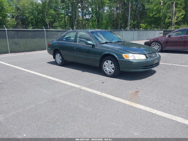 Salvage Toyota Camry Image