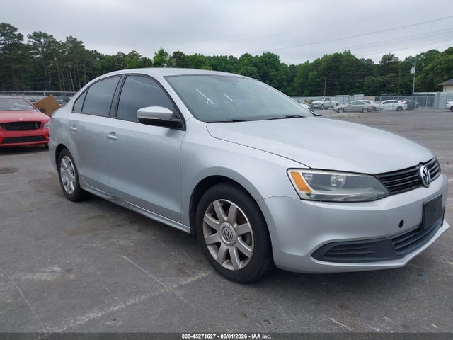 Salvage Volkswagen Jetta Image