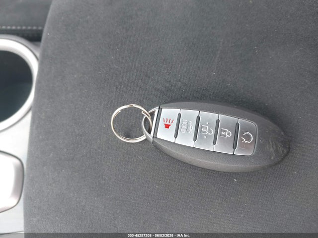 Nissan Pathfinder Sv