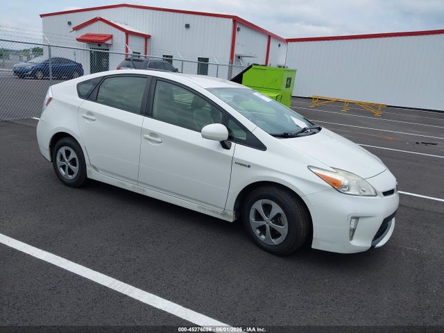 Salvage Toyota Prius Image