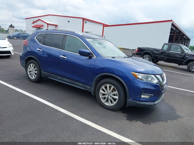 Salvage Nissan Rogue Image