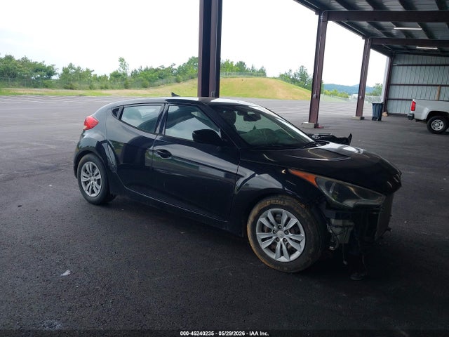 Salvage Hyundai VELOSTER Image