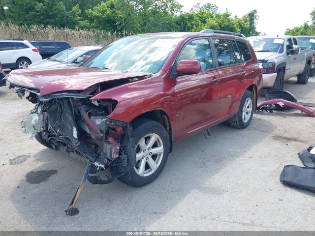 Toyota Highlander Base V6