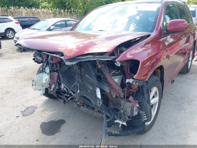 Toyota Highlander Base V6