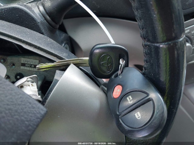 Toyota Highlander Base V6