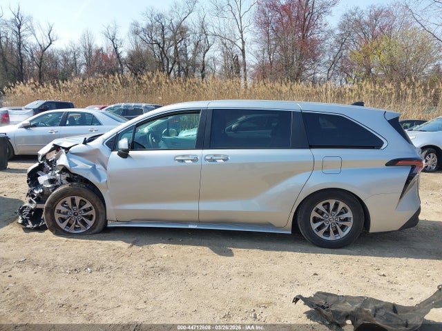 Toyota Sienna Xle