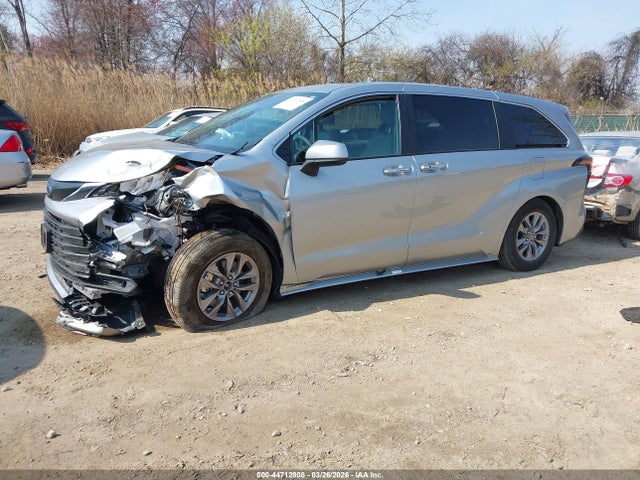 Toyota Sienna Xle